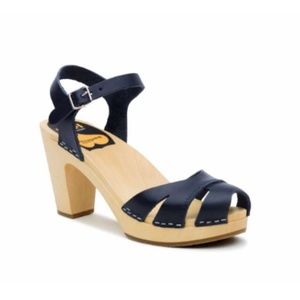 Swedish Hasbeens Suzanne Heel Size 39 in Dark Blue
